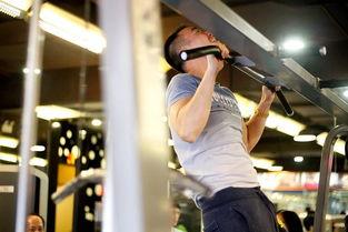 引体向上耍帅爆料视频,帅气爆料视频引网友热议 第3张 引体向上耍帅爆料视频,帅气爆料视频引网友热议 第3张